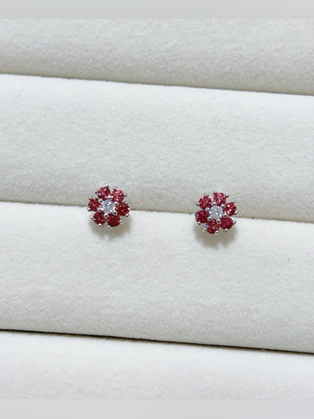 Dainty Natural Faceted Garnet stone Flower Stud Earrings 925 Silver Post
